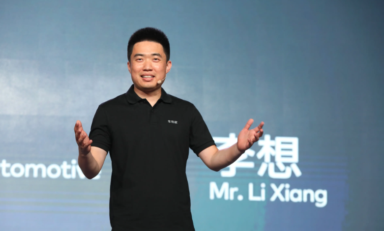 理想i8撞卡车“口水战”背后，李想面临多重挑战
