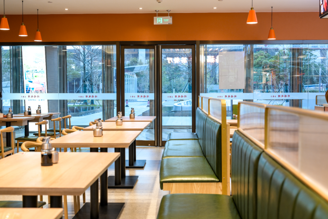 開(kāi)餐飲店，是上游“大廠(chǎng)”的終極夢(mèng)想？