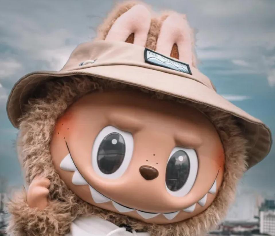 2025年，泡泡玛特做了4亿次“精神马杀鸡”，你参与了吗？