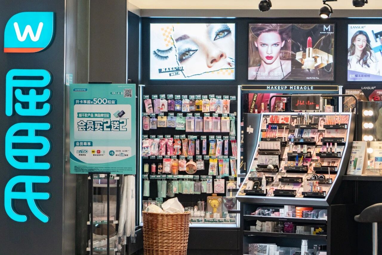 屈臣氏“尾随导购”困局：年销两千亿零售帝国，为何沦为社恐地狱？