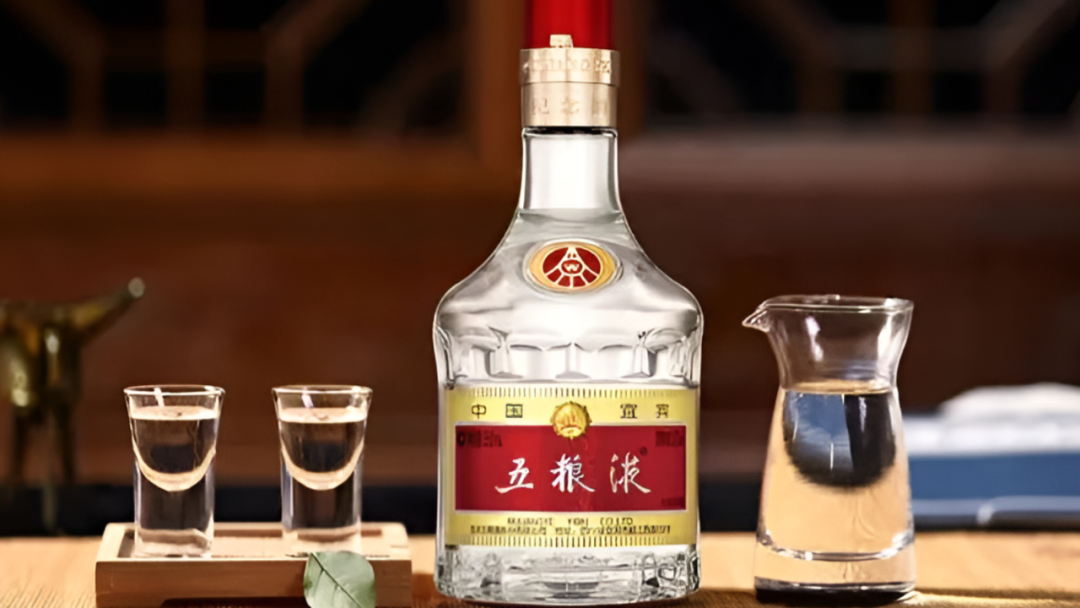 五粮液一夜抹掉303亿营收，撕开白酒行业遮羞布