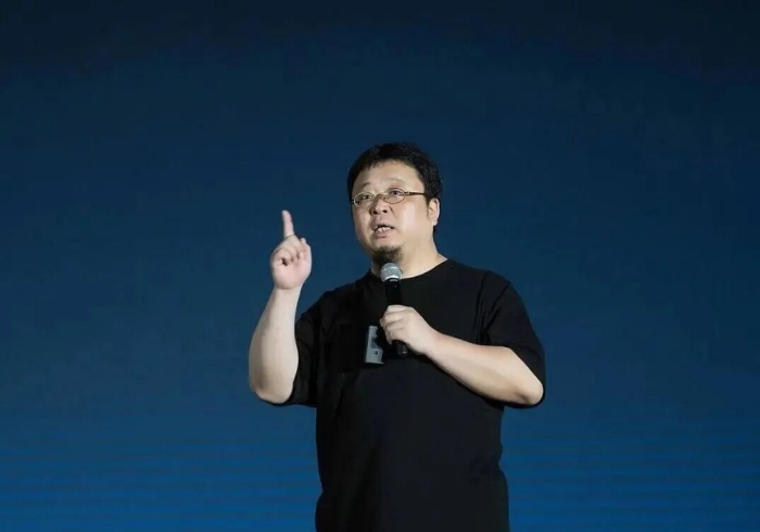 罗永浩怒斥电视厂商背后：所谓“长辈模式”，正在逼疯中国老人