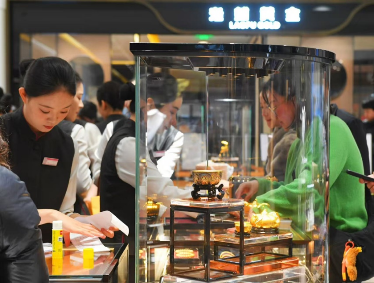 老铺黄金，通过了史上最强市场压力测试