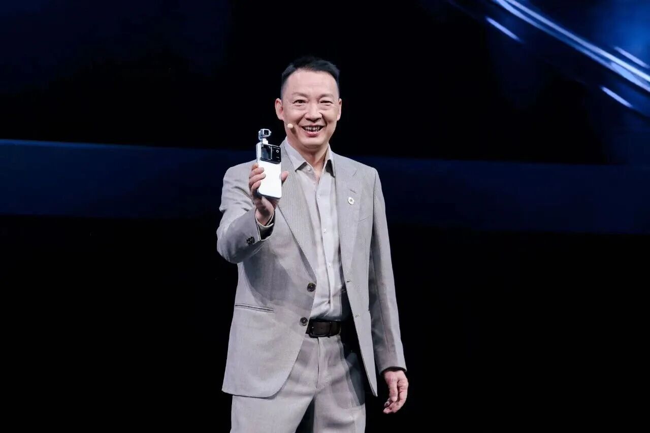 荣耀Robot Phone：李健一场命运未卜的昂贵实验