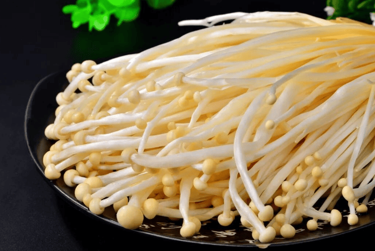 三家上市公司的命，绑在了一盘“菜”上？