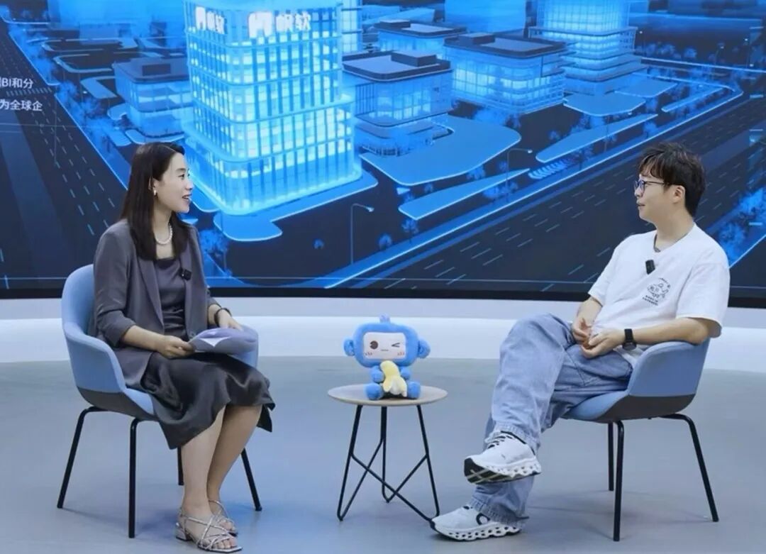 帆软AI转型的中场战事 | 对话帆软张驰