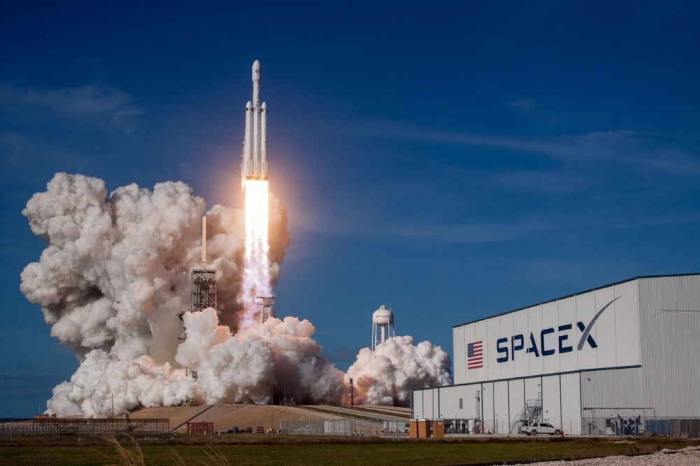 SpaceX在24小时内再次发射53颗星链卫星；沙特阿美一季度净利润394.7亿美元；部分航空