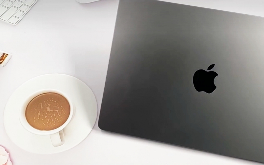 M2 版 MacBook Air 动手玩：“买新不买旧”不太适合它