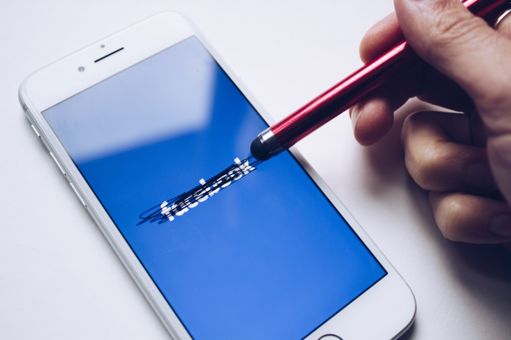 Instagram、Facebook 被指利用内置浏览器追踪用户