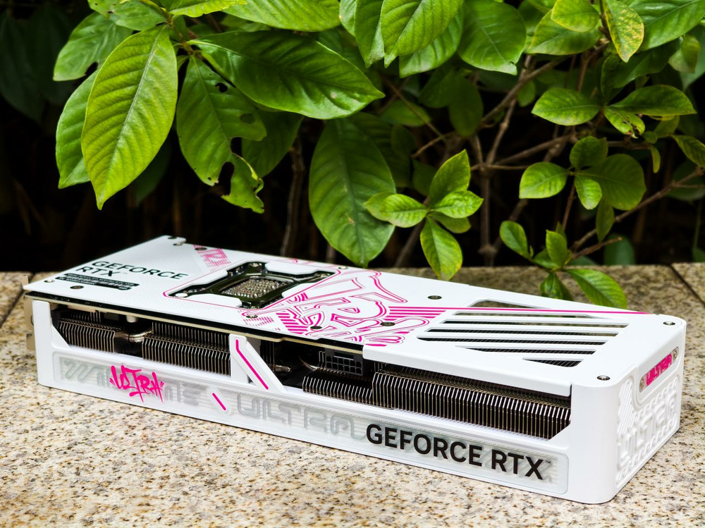 主流玩家再一次狂欢：七彩虹iGame GeForce RTX 5070 Ultra W OC 12GB评测