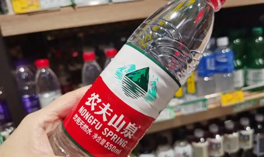 农夫山泉上半年营收同比增长15.6%，净利增22.1%
