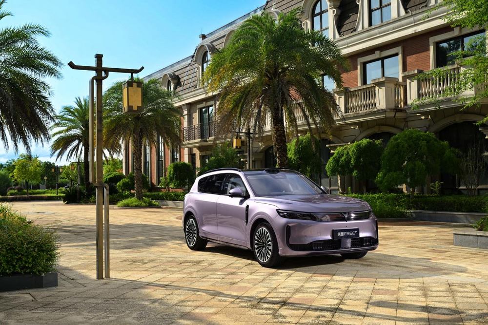 嵐圖汽車謀變：產(chǎn)品+技術(shù)助推銷量創(chuàng)新高，沖刺港股奔赴“新戰(zhàn)場”