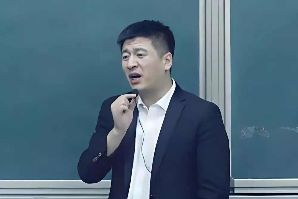 张雪峰回应账号被众多平台禁止关注：账号问题