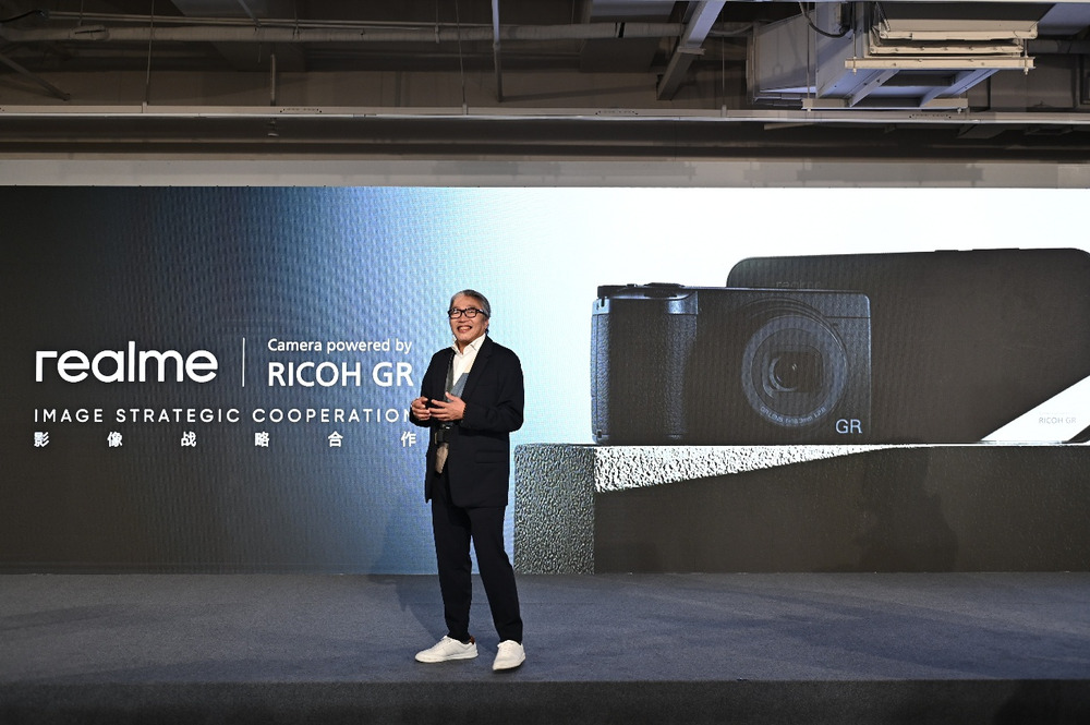 真我GT8 Pro首发理光GR联名,以全链路深度定制打造“街拍神器”