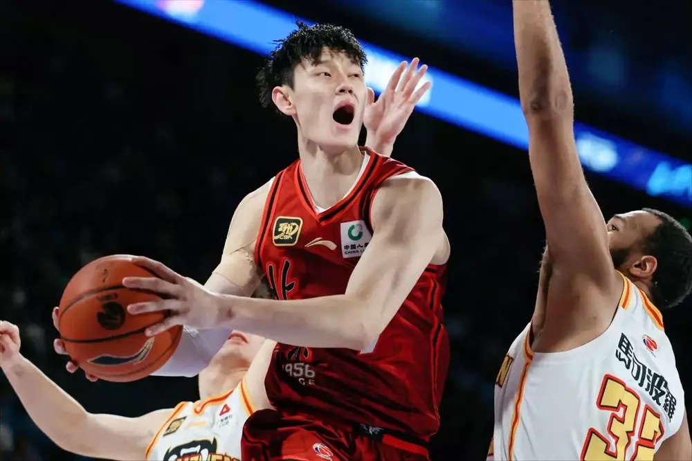 中國球員曾凡博已被NBA籃網隊裁掉