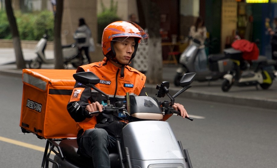 淘宝闪购全国百万骑士免费换上新制服