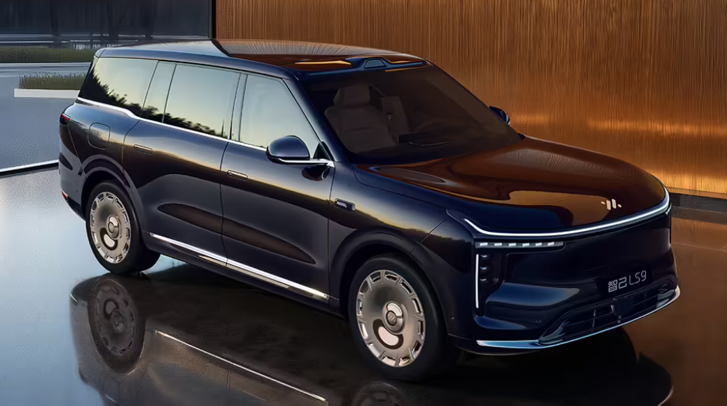 上汽智己 LS9 宣布开启全国交付，官方指导价 32.28 万元起