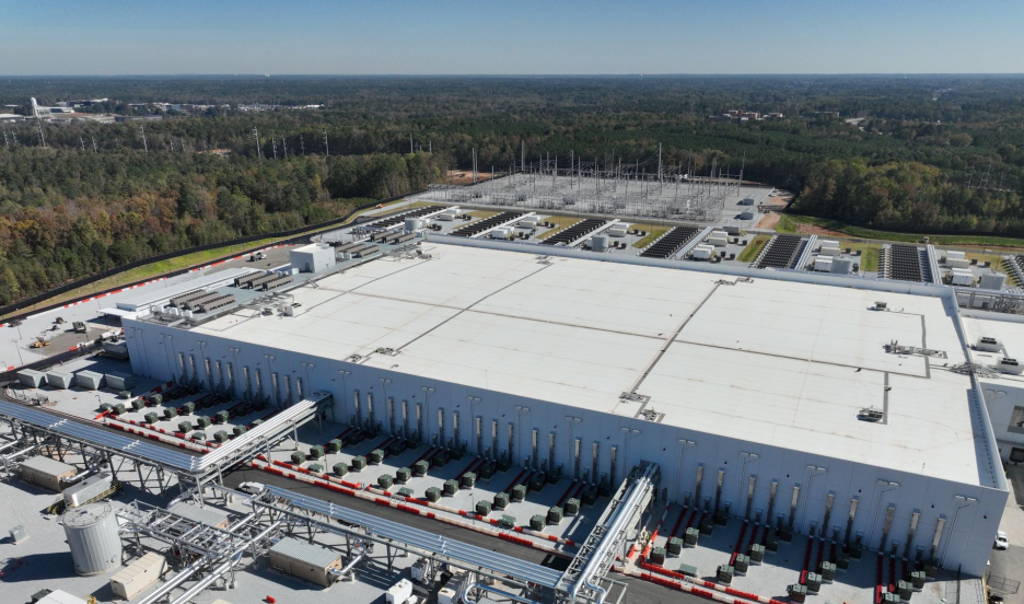 微软全新AI超级工厂Fairwater在亚特兰大落成