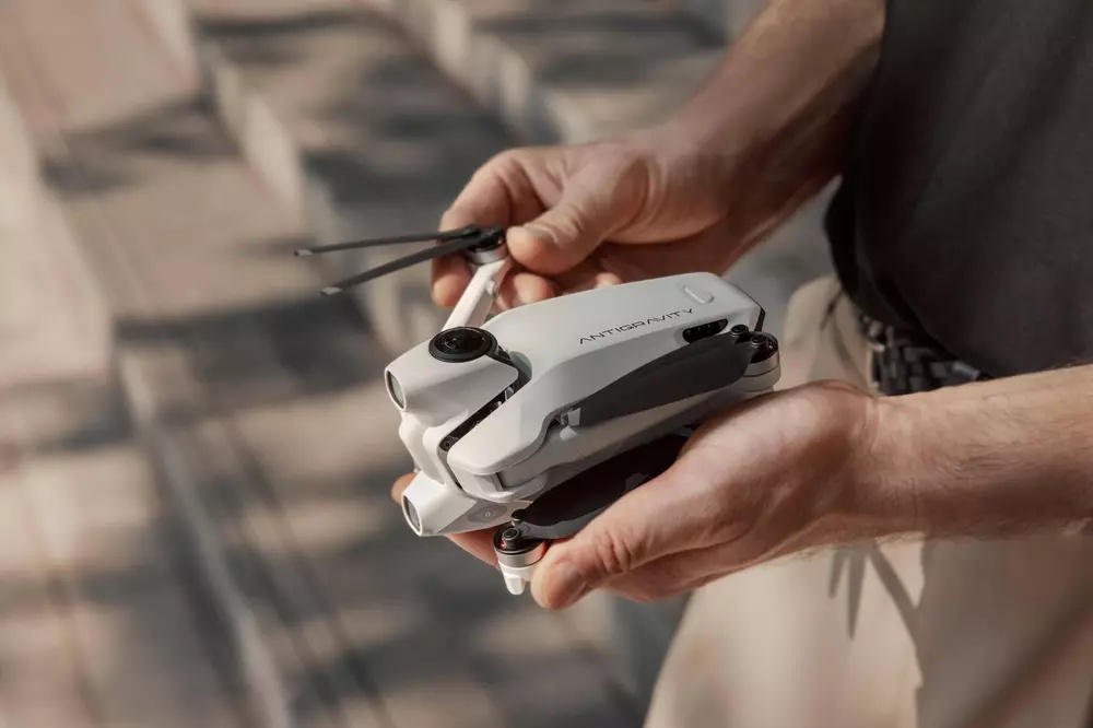 豆包手机第一代产品或不再量产；影石影翎 Antigravity A1 上市；NASA要抢在中国前“重返月球”｜Do早报