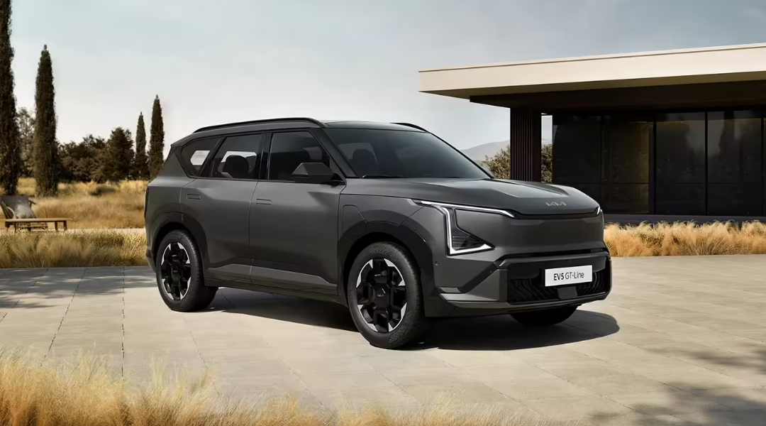 起亚 EV5 2026 款中期改款车型曝光：焕新外观，提升快充性能