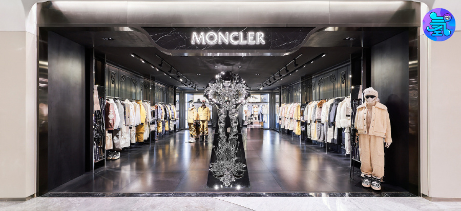 高端品牌賣不動(dòng)，當(dāng)代中產(chǎn)去超市瘋搶羽絨服