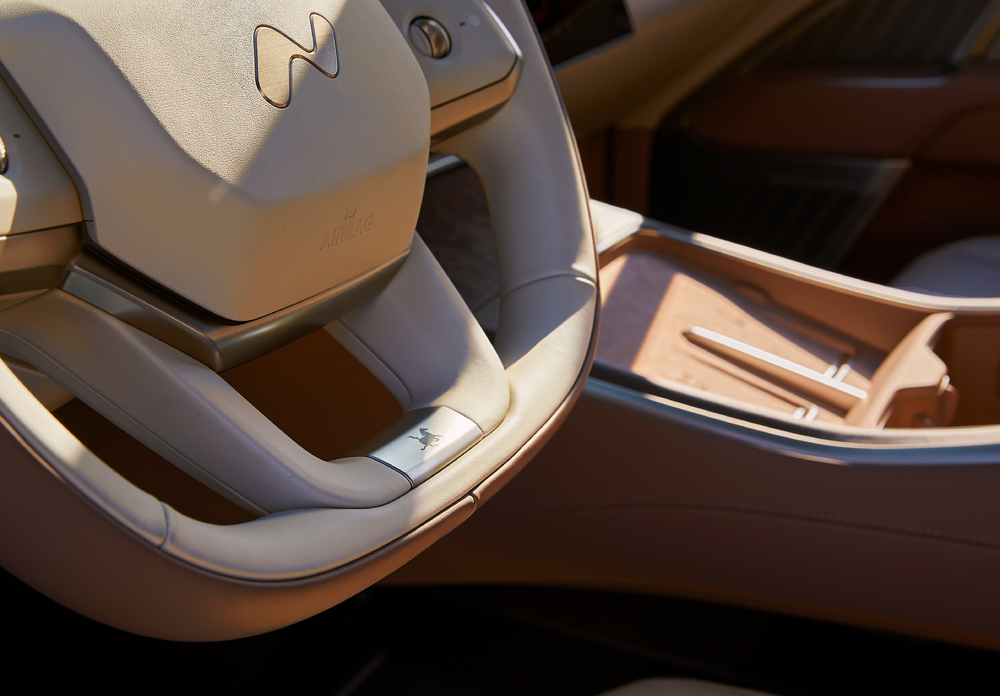 乐道L90携手马丽推出马年特别版，售价29.68万元起