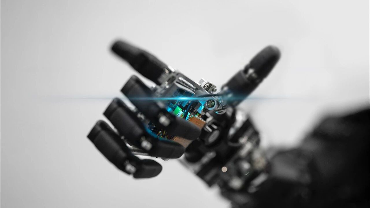 FF完成首款EAI机器人法规认证并公布局部设计