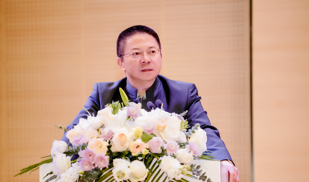 吉利商用车核心奠基人周建群因病逝世，享年61岁