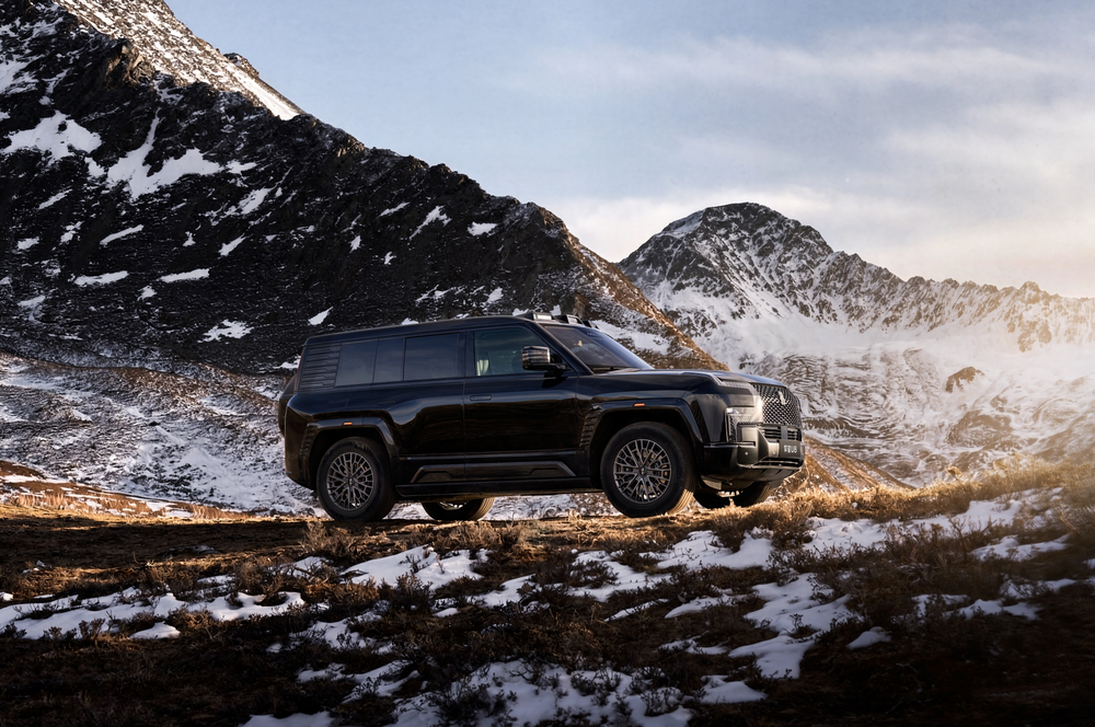 仰望2026款旗舰矩阵全能进化，以闪充技术定义高端出行新标准