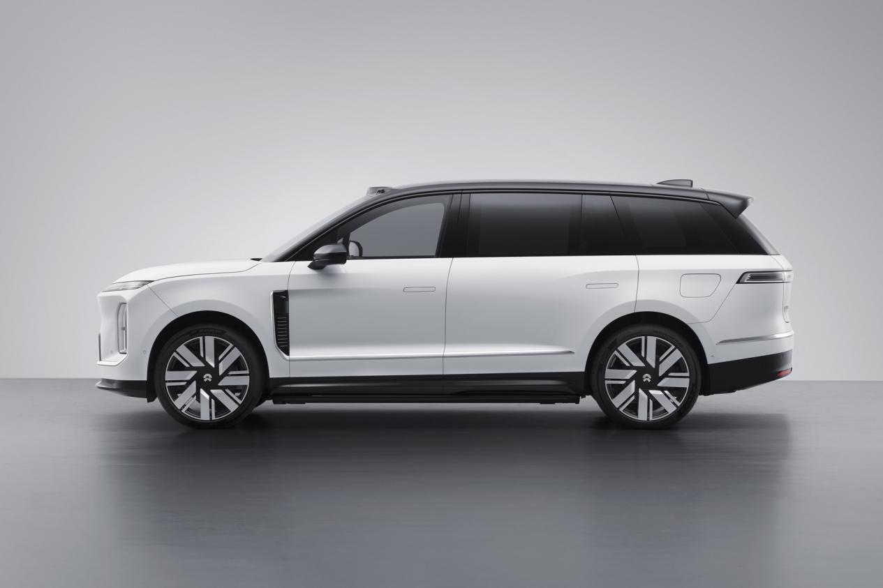 ES9锚定60万级以上价格带 蔚来持续发力高端纯电大三排