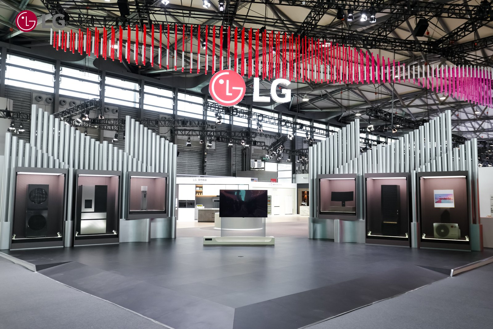 从AWE看AI功能衣物护理机品牌推荐，LG感知技术让高端面料焕发新生