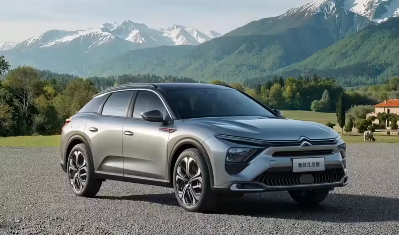 东风雪铁龙新款凡尔赛 C5 X 上市，一口价 11.37 万元起