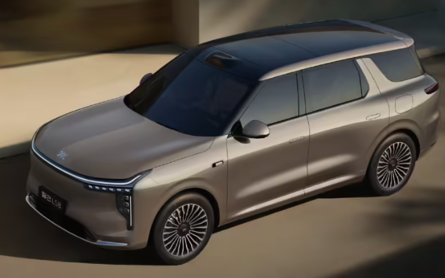 智己 LS8 開啟預(yù)售：線控四輪轉(zhuǎn)向、雙腔空懸，售價 25.98 萬元起