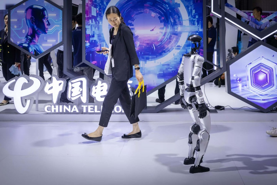 5G-A×AI大上行商用领先！上海电信发力移动AI