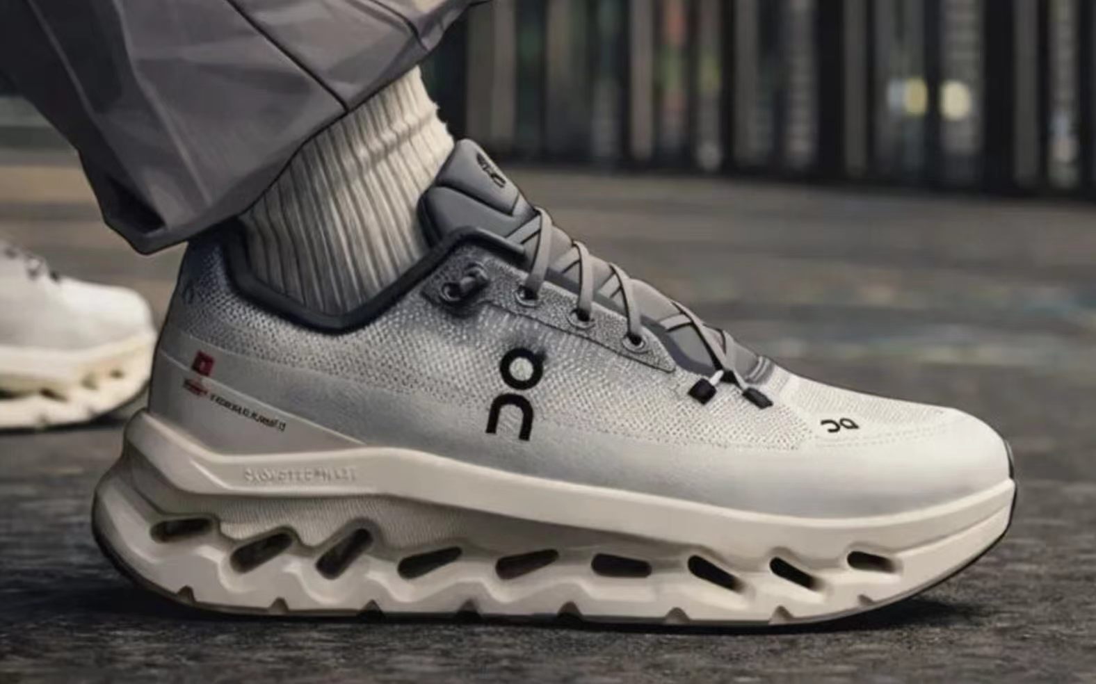 瑞士昂跑宣布调整组织架构：原CEO下台，两位联创将出任联合CEO