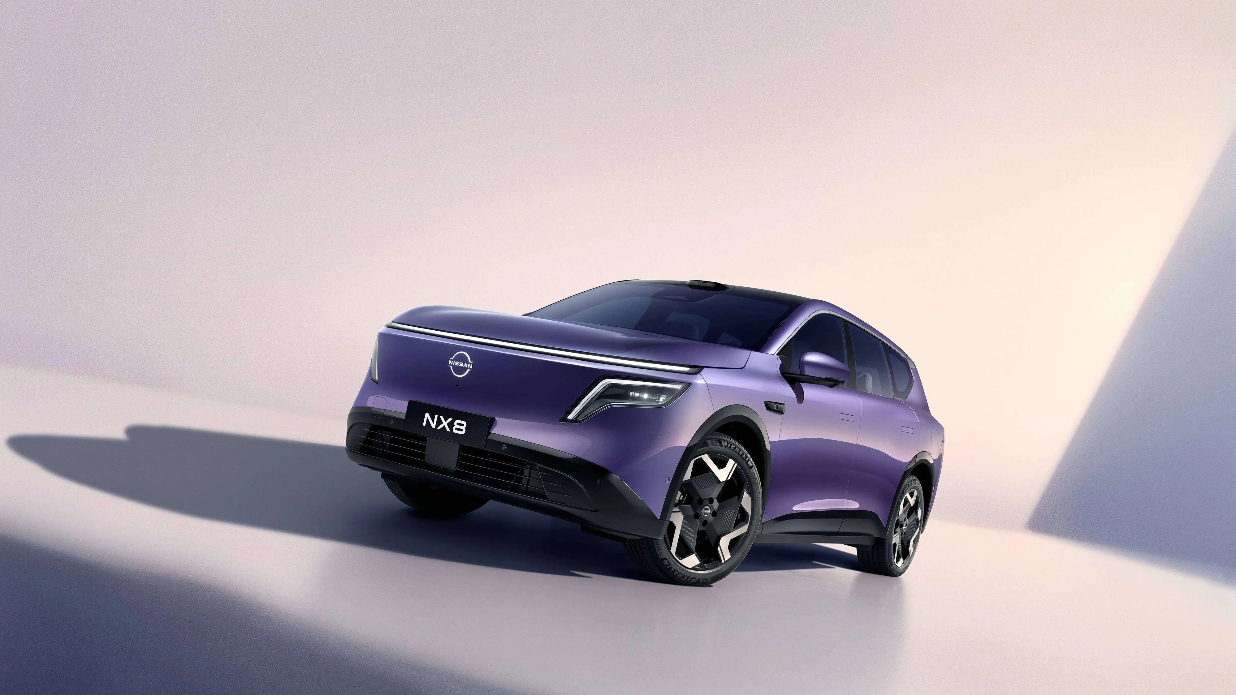 网友曝光：东风日产NX8车型广告图抄袭自极氪和尚界