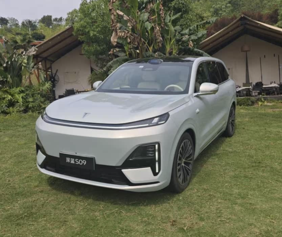 深蓝S09老车主集体维权：保价协议遭拒，“同款”定义被指模糊规避责任