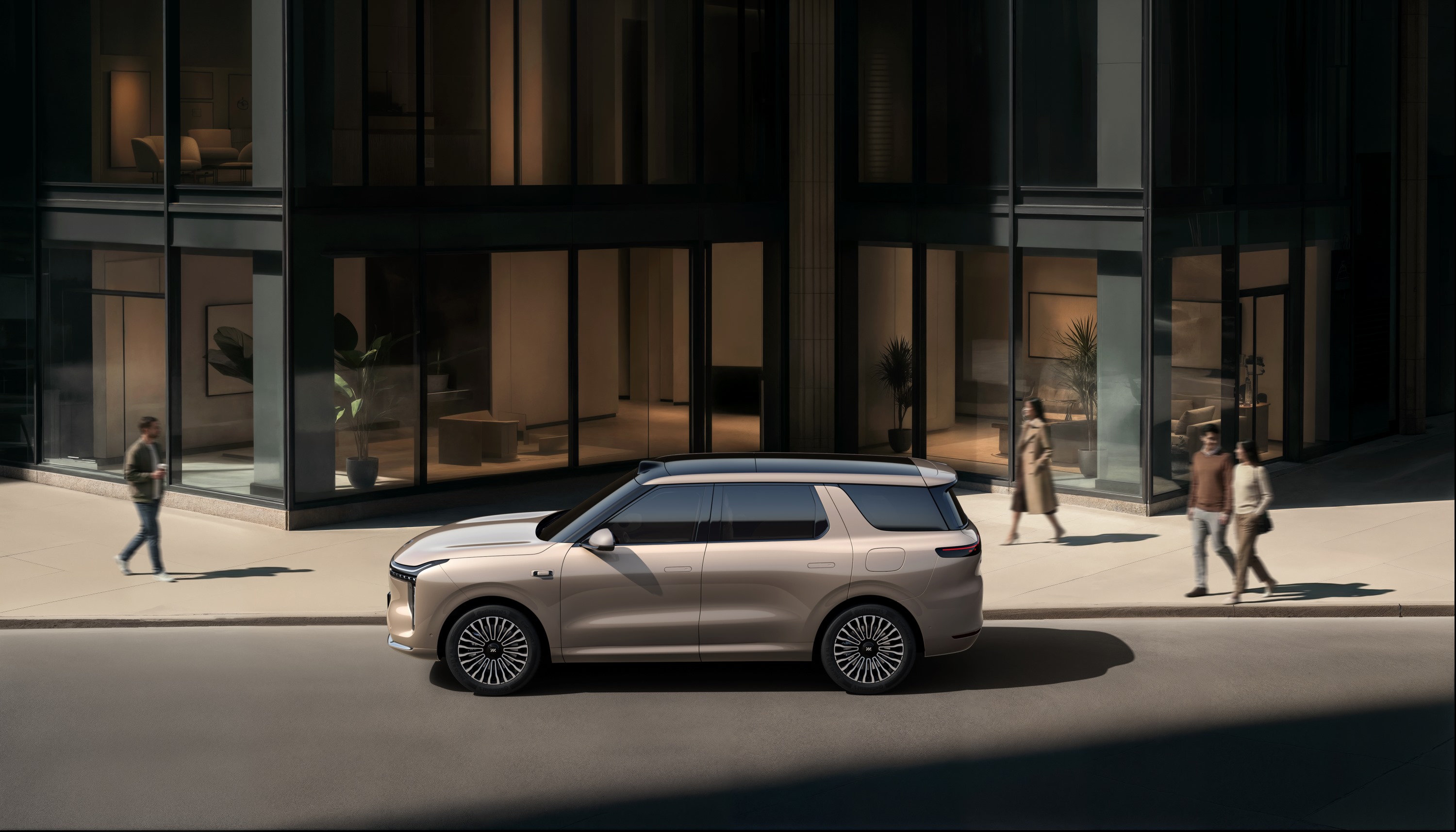 智己LS8 SUV上市，售价24.98万元起