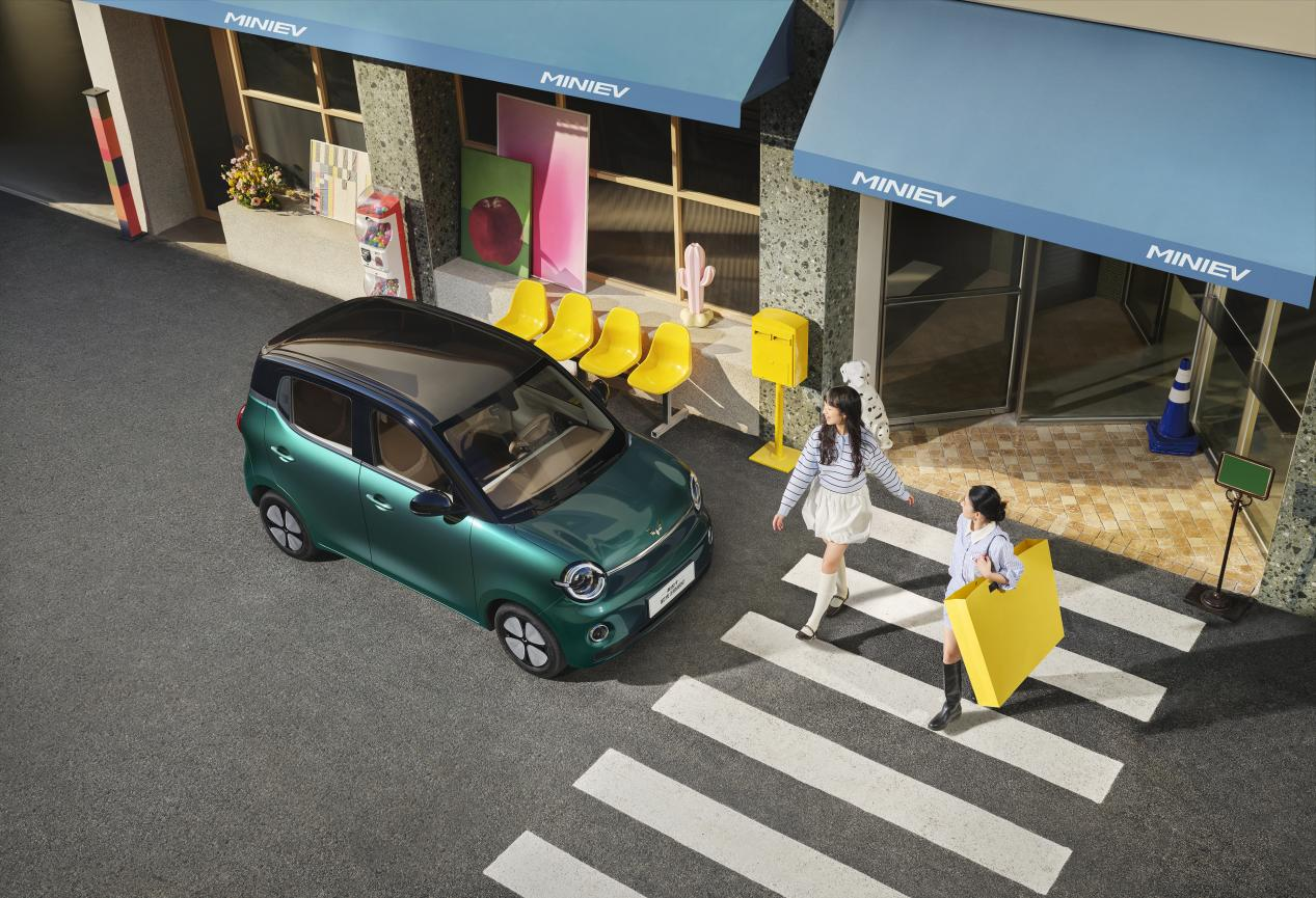 满级进化，技术破圈！第五代宏光MINIEV以五大新标准，定义代步车技术天花板
