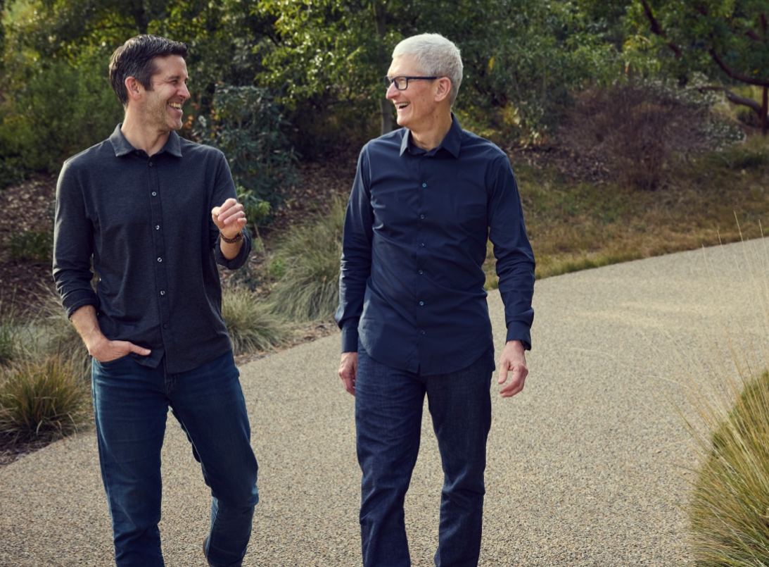 苹果权力交接，库克时代为何止步于AI？