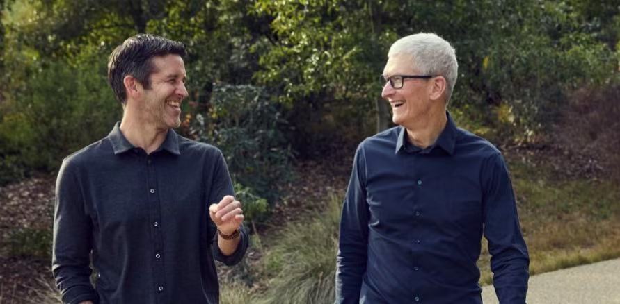 苹果权力交接，库克时代为何止步于AI？