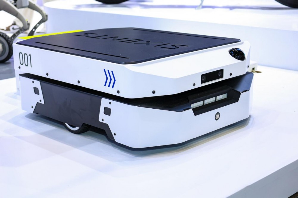 移動(dòng)智能體時(shí)代的超級(jí)伙伴！六分科技攜全棧智能化產(chǎn)品亮相北京車展