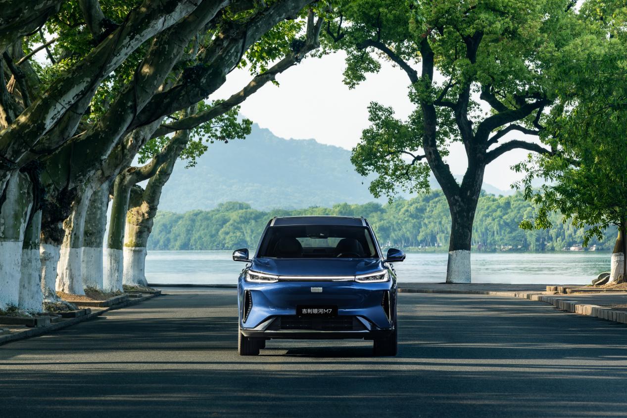 10.98万起 吉利银河M7远航家上市 定义主流精品电混SUV新标杆
