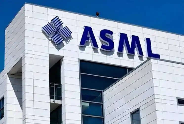 ASML 26Q2 净销售额 93 亿欧元，同比增长 21.24%