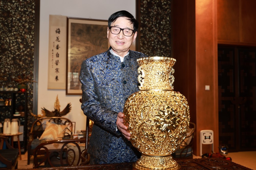 朱炳仁铜饰品掉色怪汗液，创始人致歉