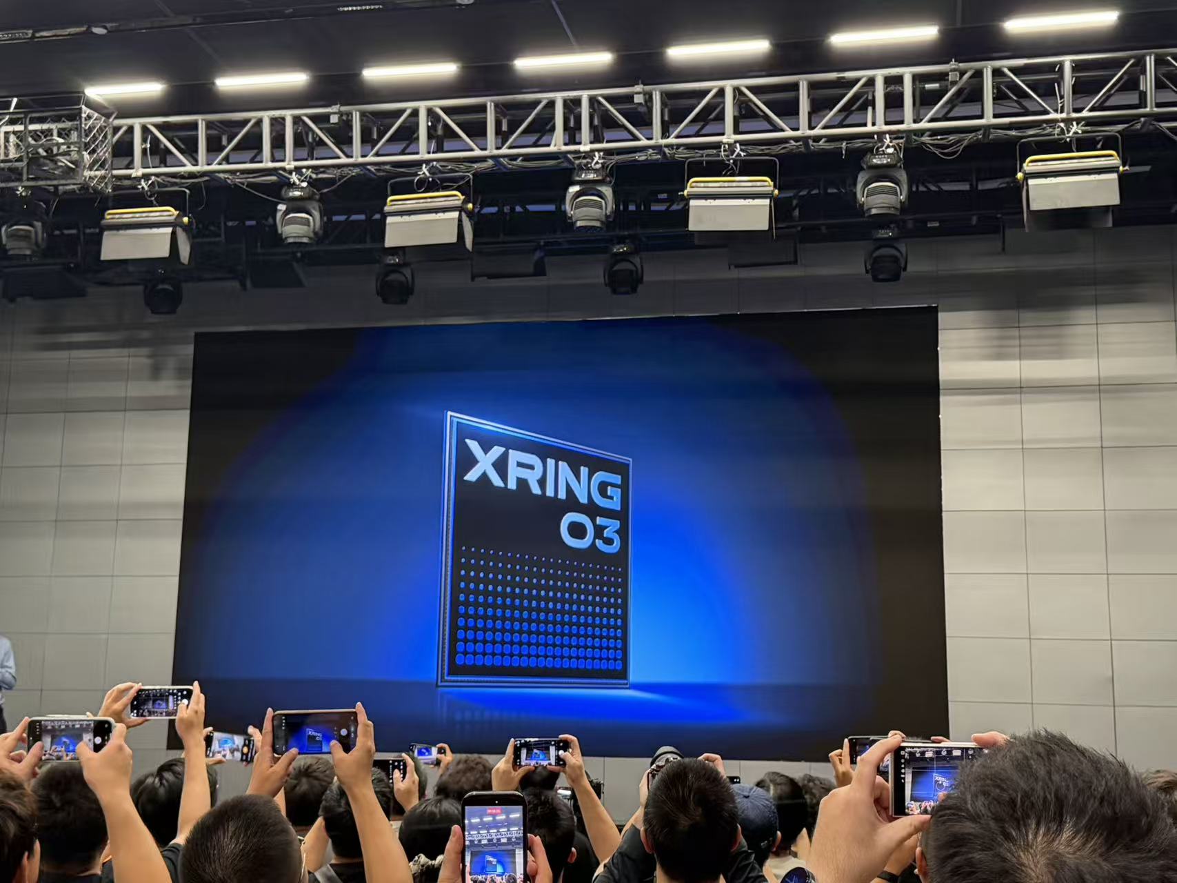 小米玄戒O3旗舰SoC发布，安兔兔跑分达522万分