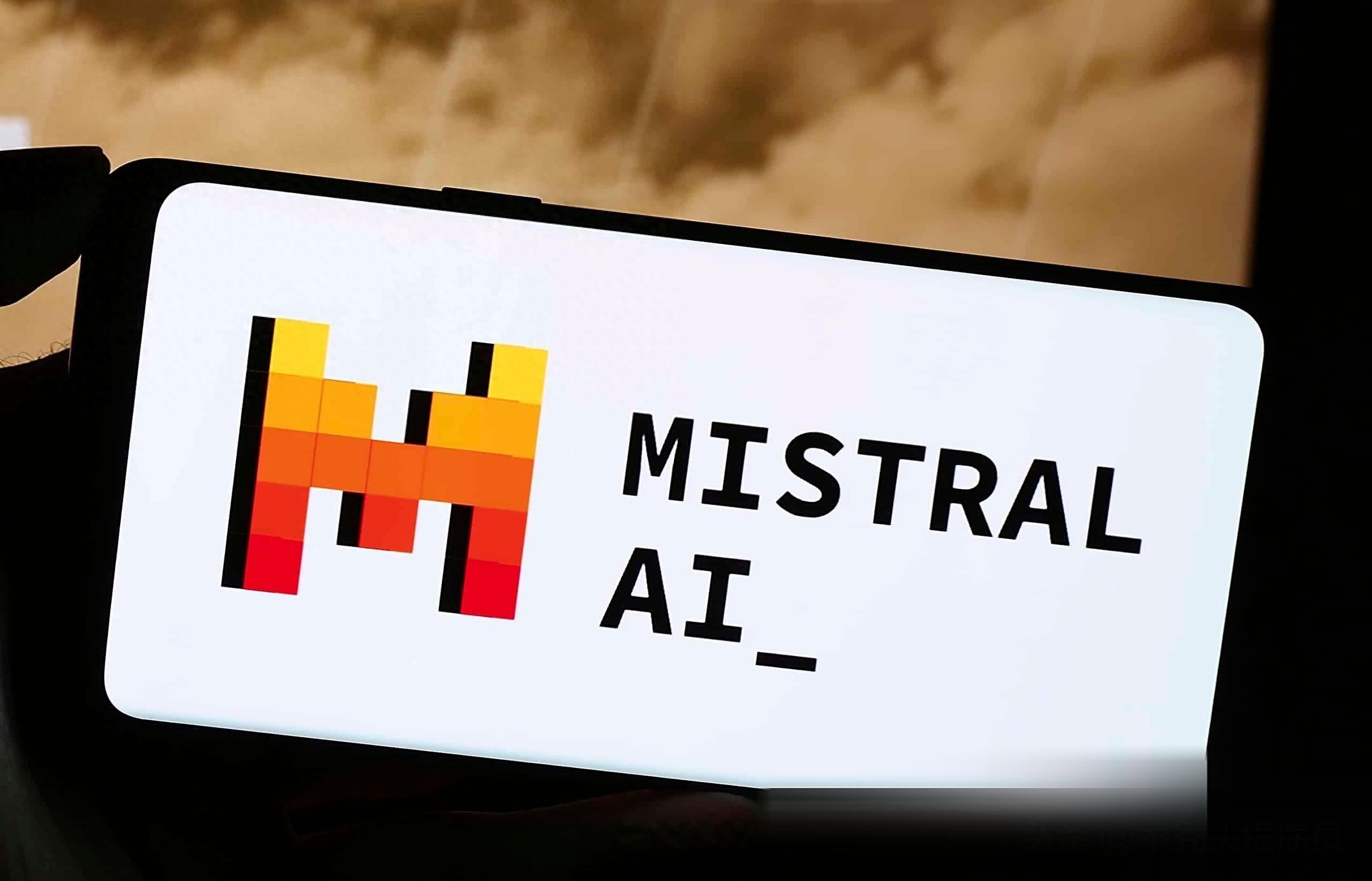 Mistral AI 开放 Large 4 模型权重：1T 参数，编程智能体更省 Token